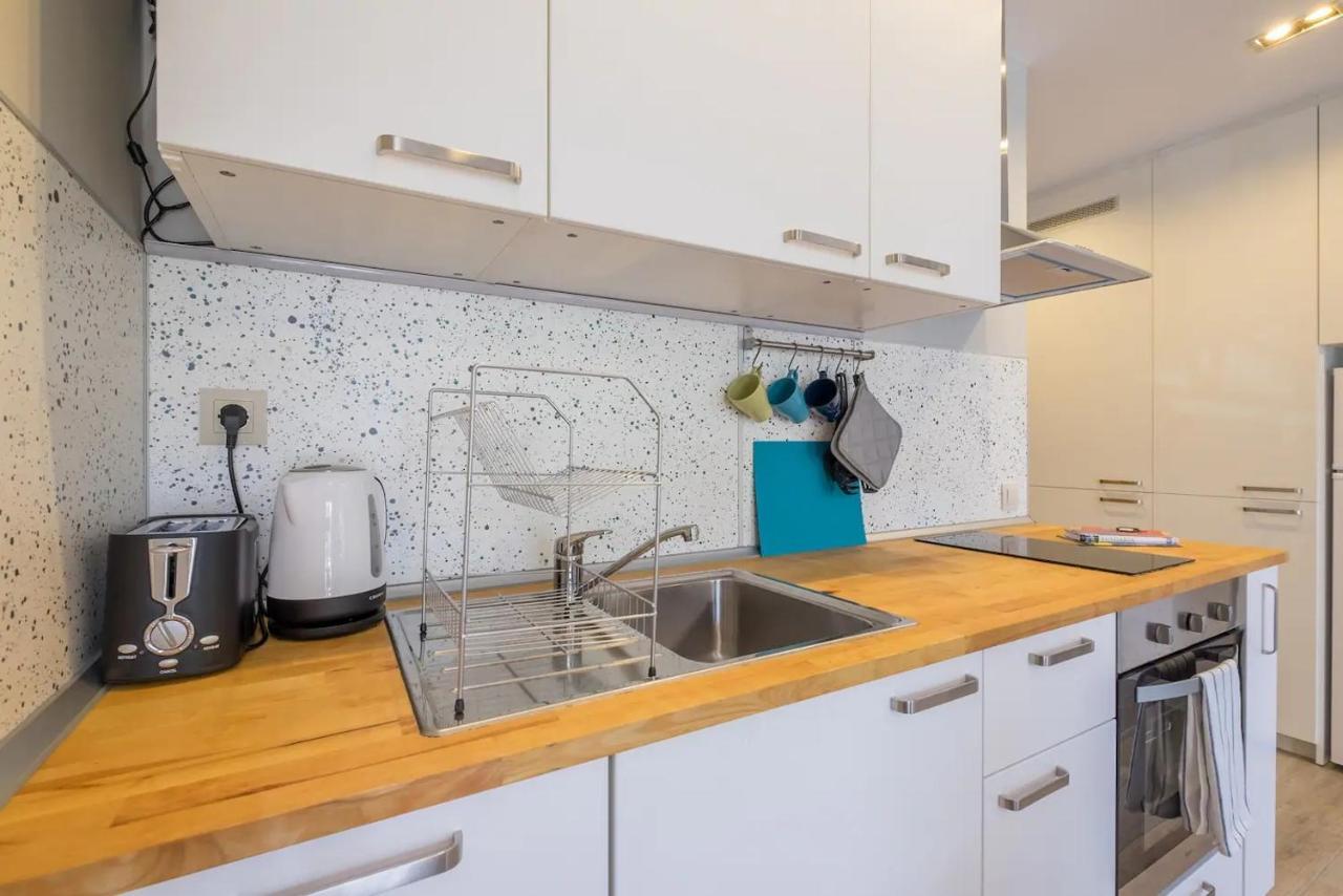 Quiet & Airy Modern Apt. Top Centre Free Parking Sofia Exterior photo