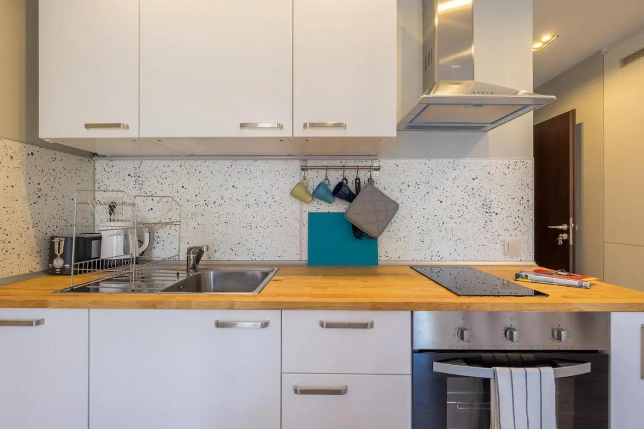 Quiet & Airy Modern Apt. Top Centre Free Parking Sofia Exterior photo
